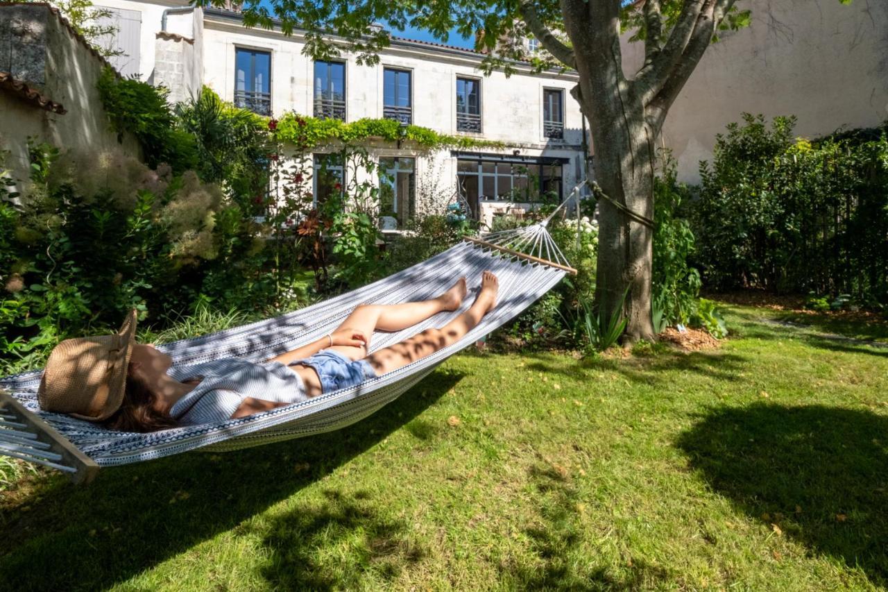 Escale Rochelaise, Gite Urbain Avec Spa Bain Nordique Et Sauna Tonneau La Rochelle  Exterior foto