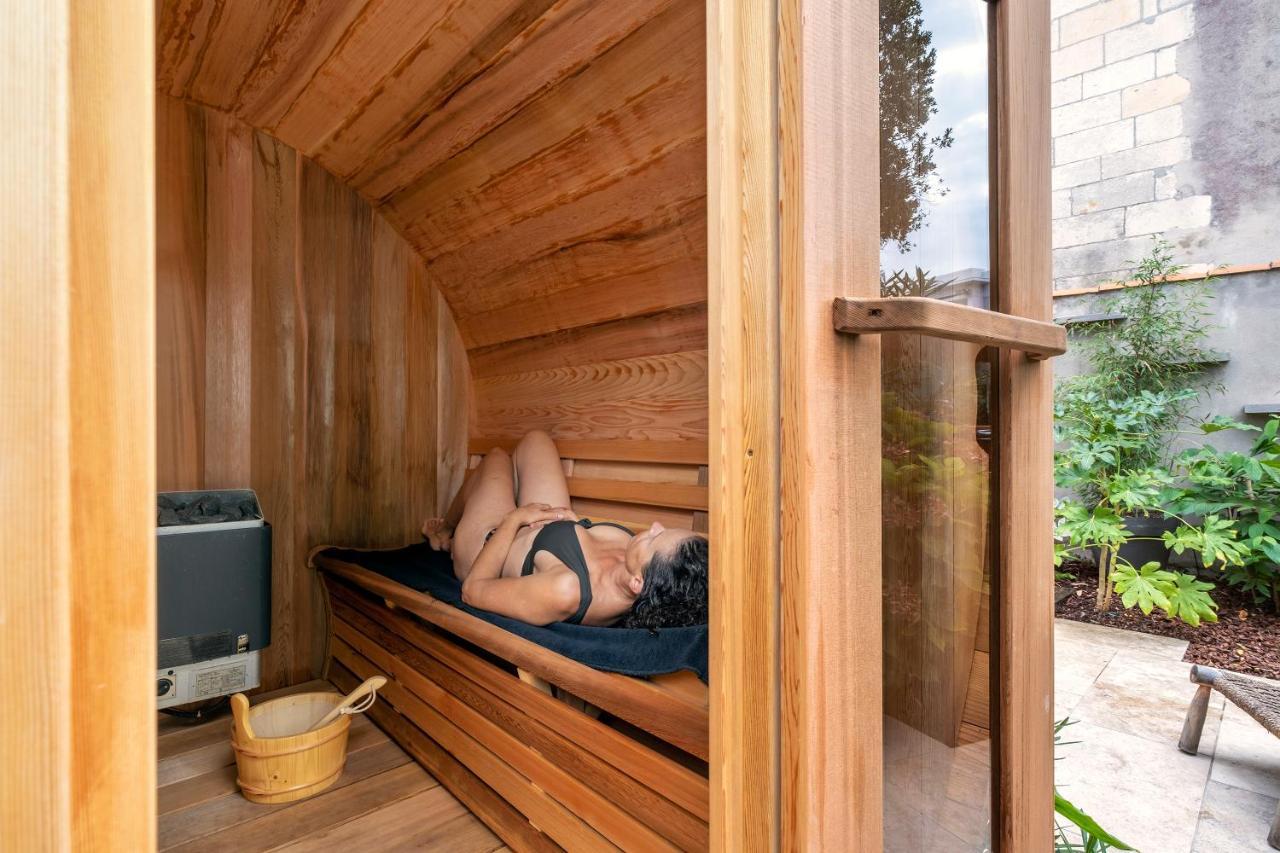 Escale Rochelaise, Gite Urbain Avec Spa Bain Nordique Et Sauna Tonneau La Rochelle  Exterior foto