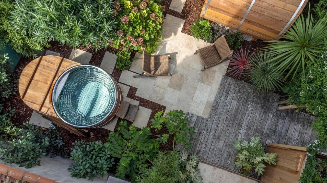 Escale Rochelaise, Gite Urbain Avec Spa Bain Nordique Et Sauna Tonneau La Rochelle  Exterior foto